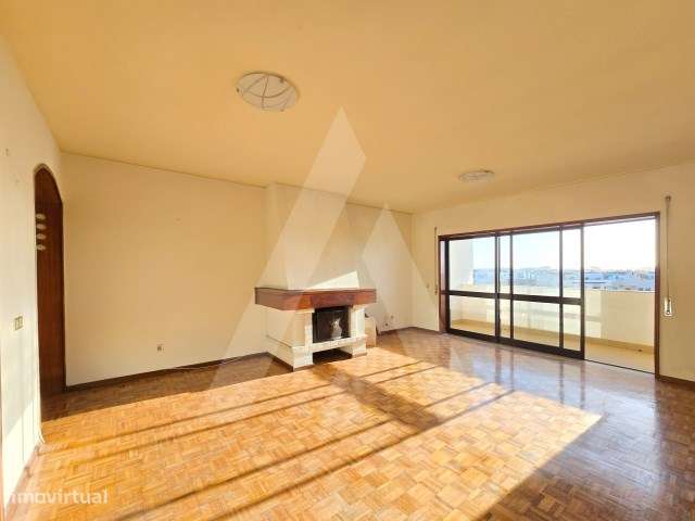 Apartamento T3 com vistas desafogadas no centro de Ílhavo - Grande imagem: 2/37