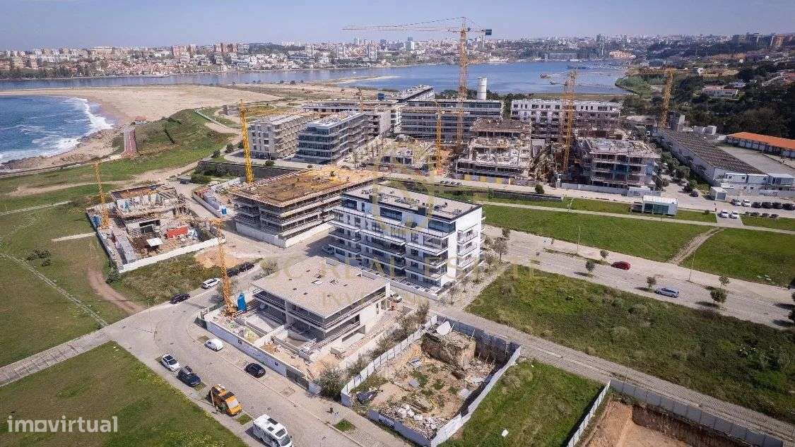 Excelente T3 Novo, com vistas deslumbrantes sobre o Atlântico.-25