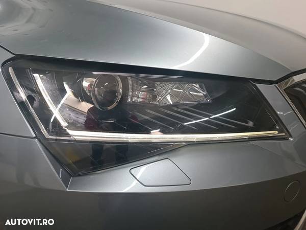 Skoda Superb 2.0 TDI DSG Ambition - 22