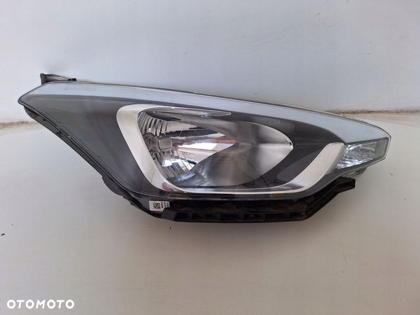 LAMPA PRAWA REFLEKTOR PRAWY HYUNDAI I20 2 II GB 2014-2019R 92102-C8000 EU - 1