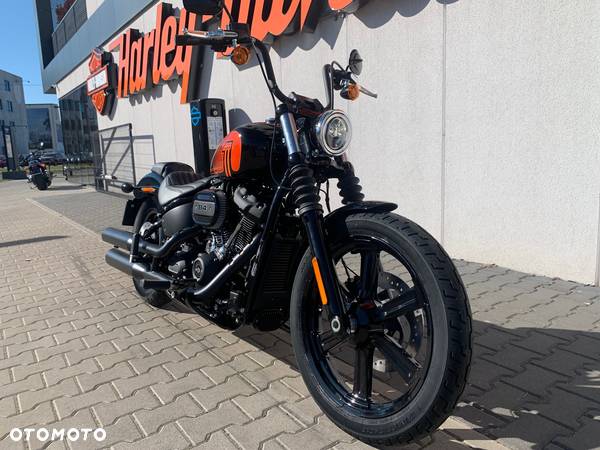 Harley-Davidson Softail Street Bob - 1