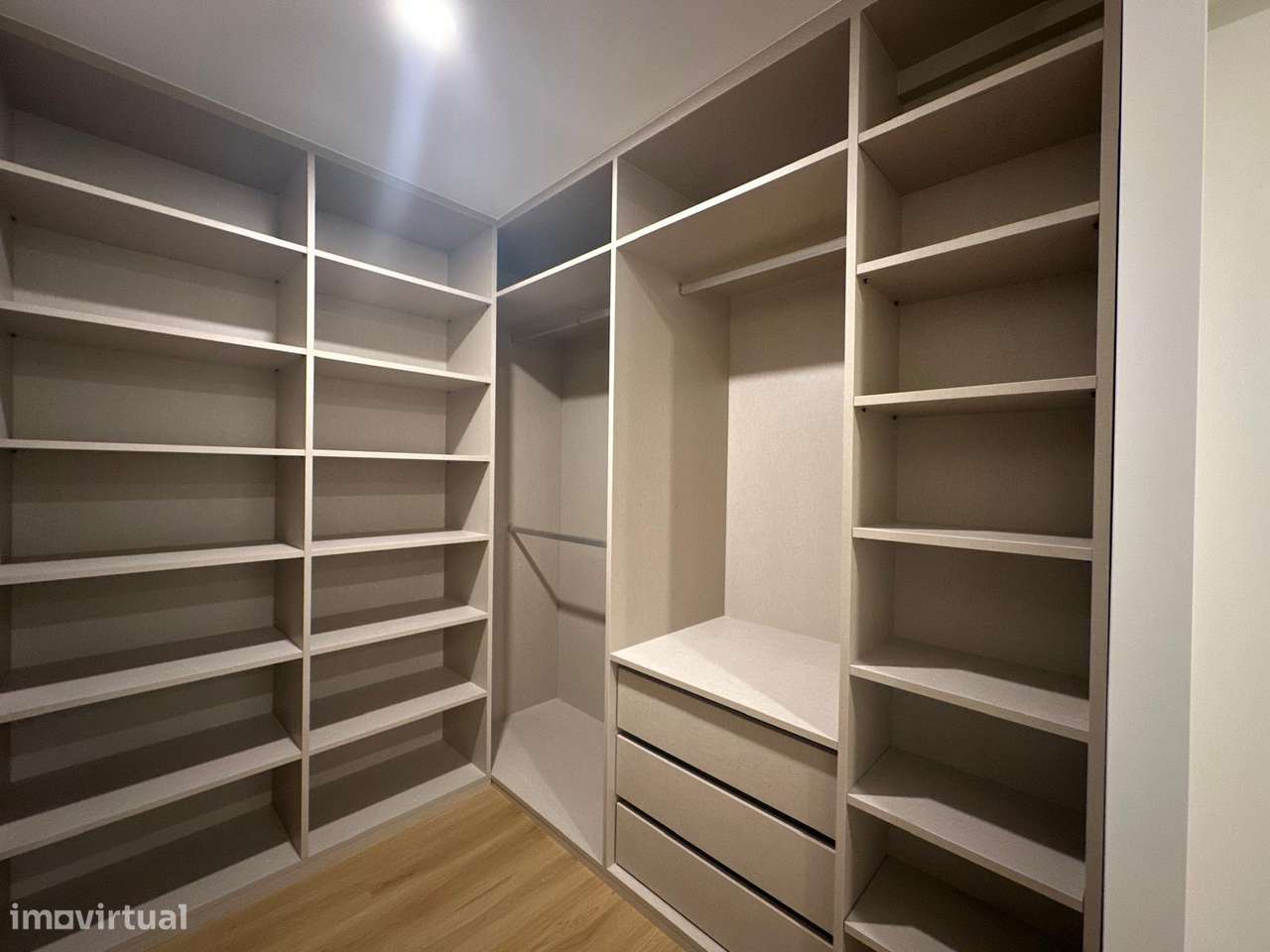 Apartamento T2 totalmente renovado, vista mar-36