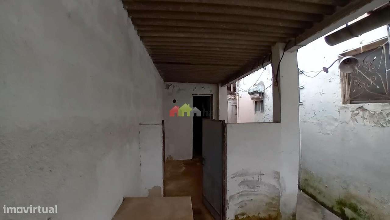 Moradia T4 térrea com anexos na Varzinha - Setúbal-3