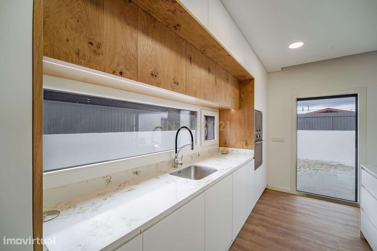 Moradia T4 em Fernão Ferro, Seixal - Grande imagem: 5/44