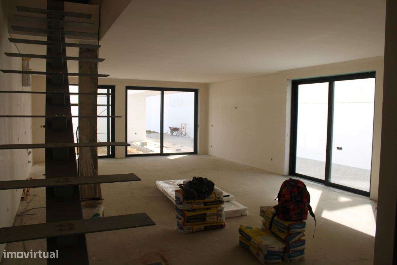 Moradia T4 Nova C/Terreno e possibilidade de Piscina-Canedo - Grande imagem: 4/18