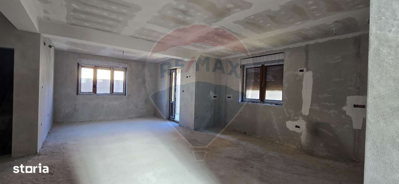 CASA CU ETAJ DE VANZARE LA GRI LA 12 KM DE ARAD ZIMANDUL NOU - Imagine principală: 3/20