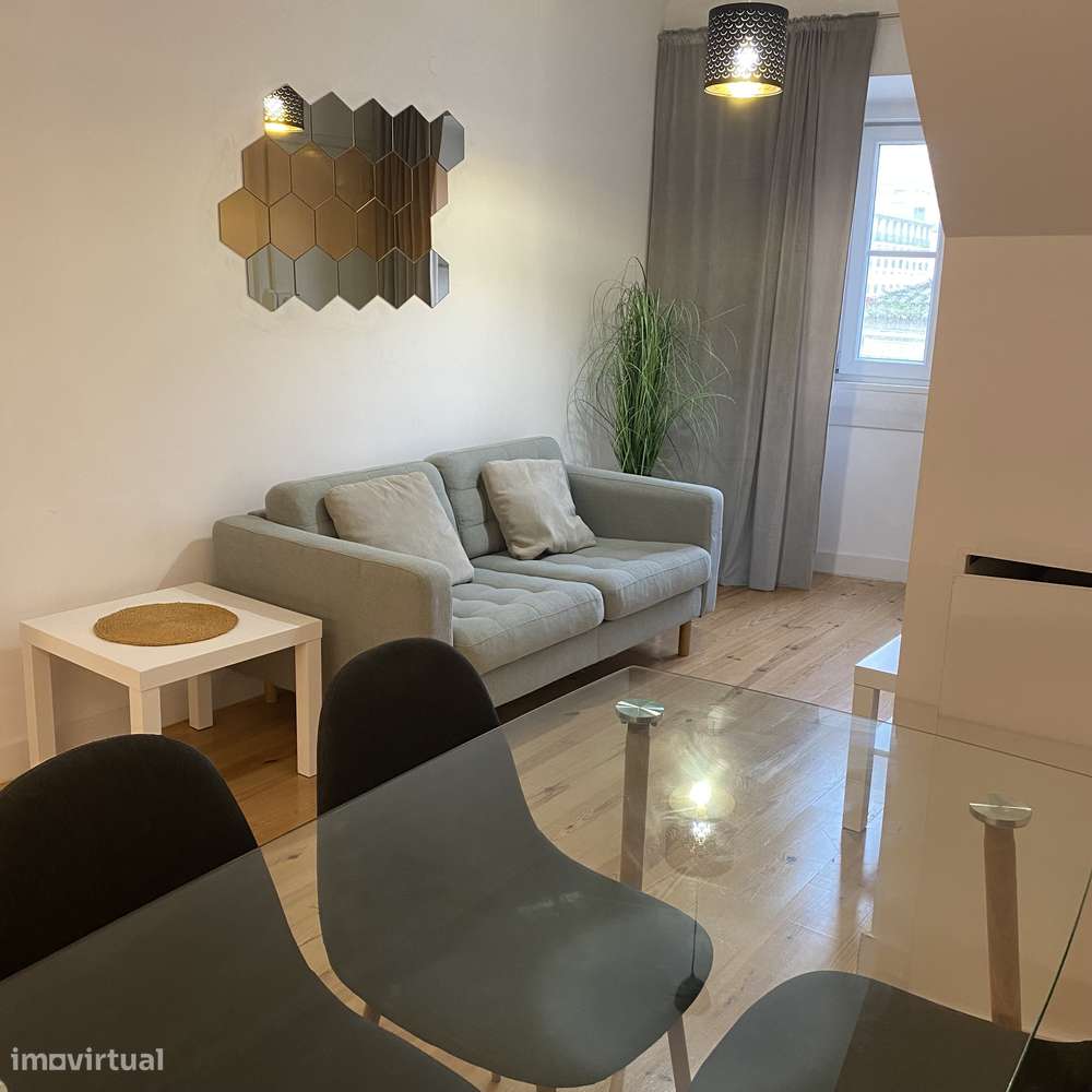 T1 na Rua da Mouraria com mobília, vista urbana - Grande imagem: 5/13