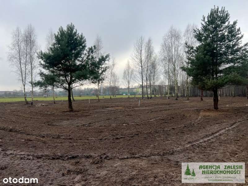 PRAŻMÓW, CENTRUM - trzy działki  budowlane blisko szkoły podstawowej-3