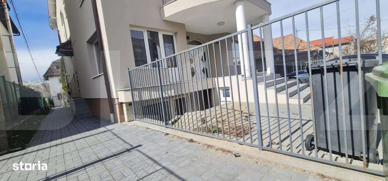 Casa de 640 mp utili, 140 mp teren! Investitie! Zona Sigma! - Imagine principală: 2/9