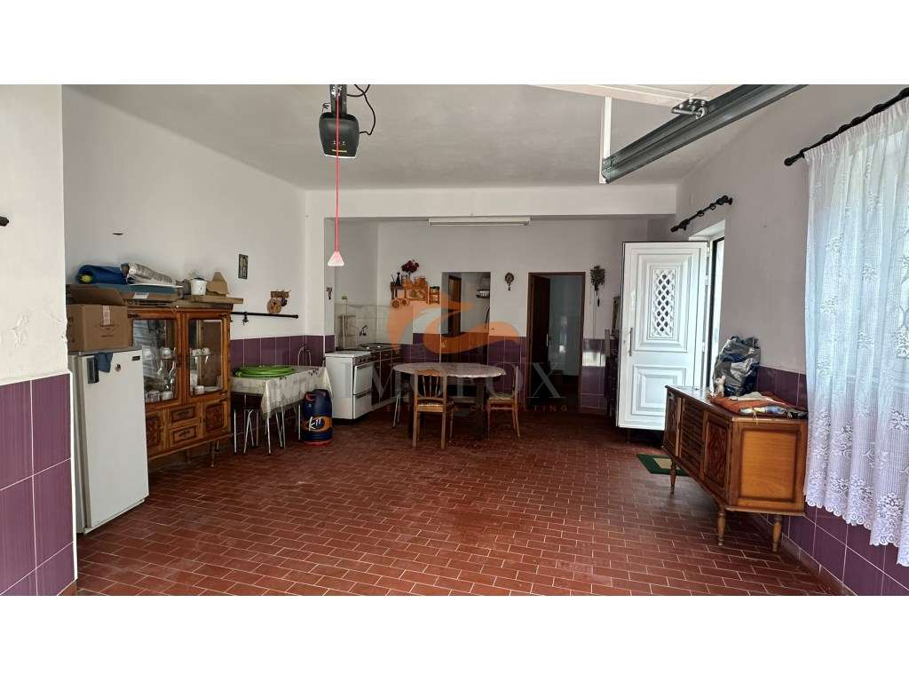 Moradia com 3 quartos e garagem pronta a habitar localizada no cent...-17