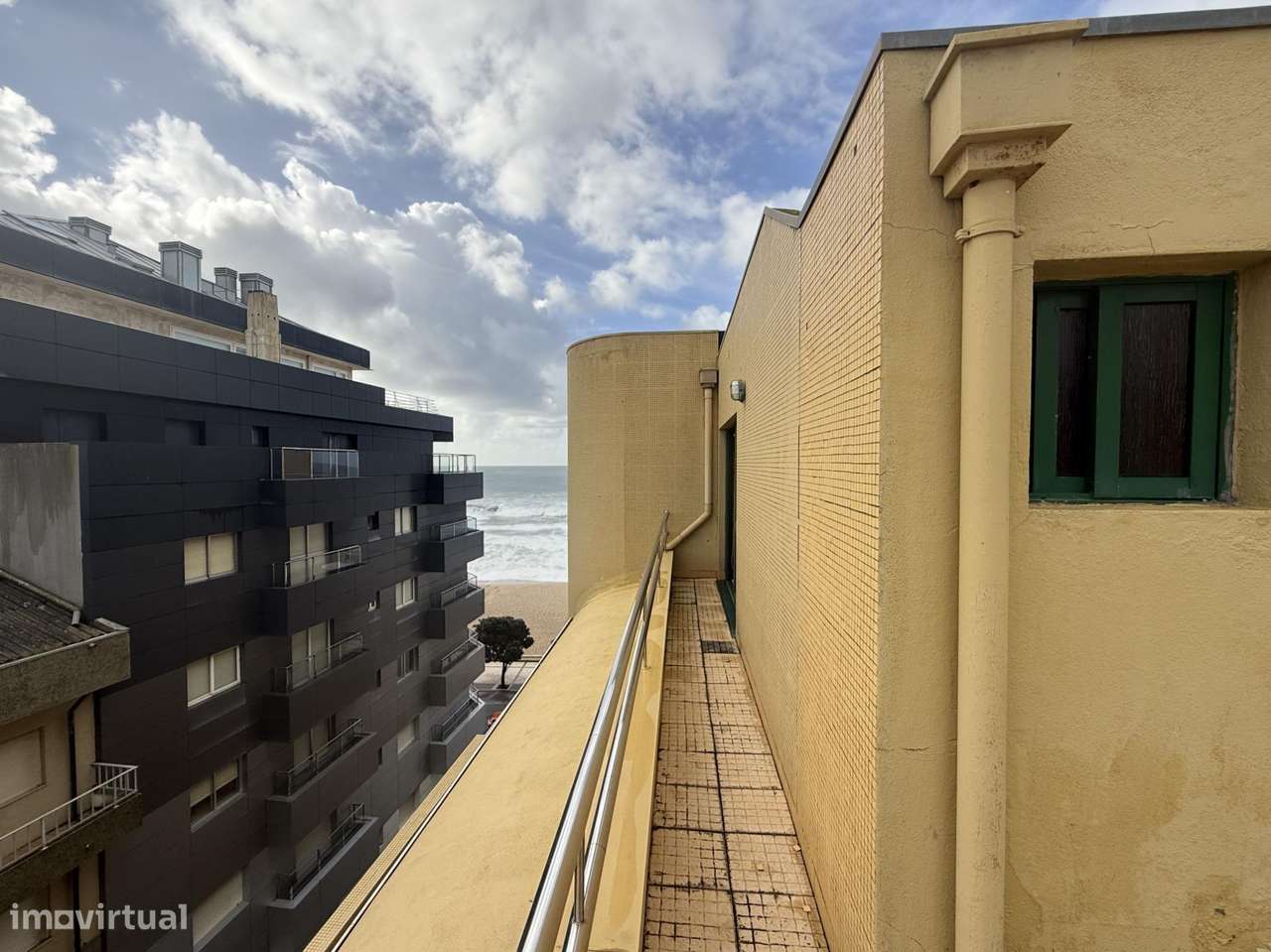 Apartamento T4 Duplex - Avenida dos Banhos (1ª Linha Mar)-13