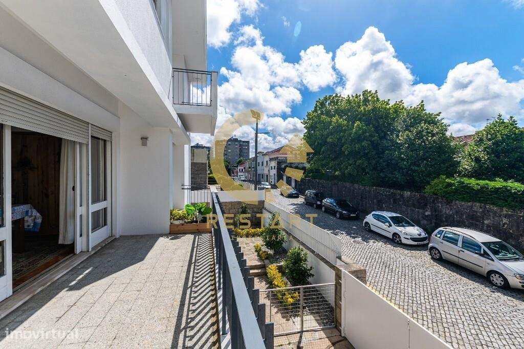Moradia T11 Remodelada – Venda com Rendimento Garantido – Santa Luzia,-15