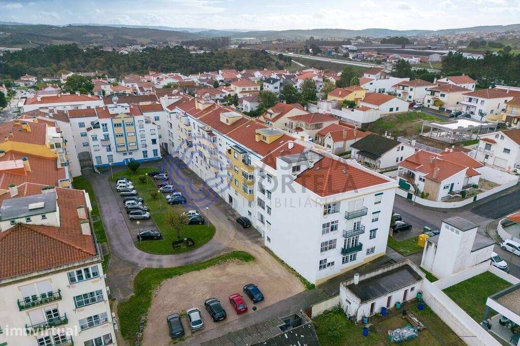 Apartamento T2 com Lugar de Garagem, Bombarral - Grande imagem: 2/27