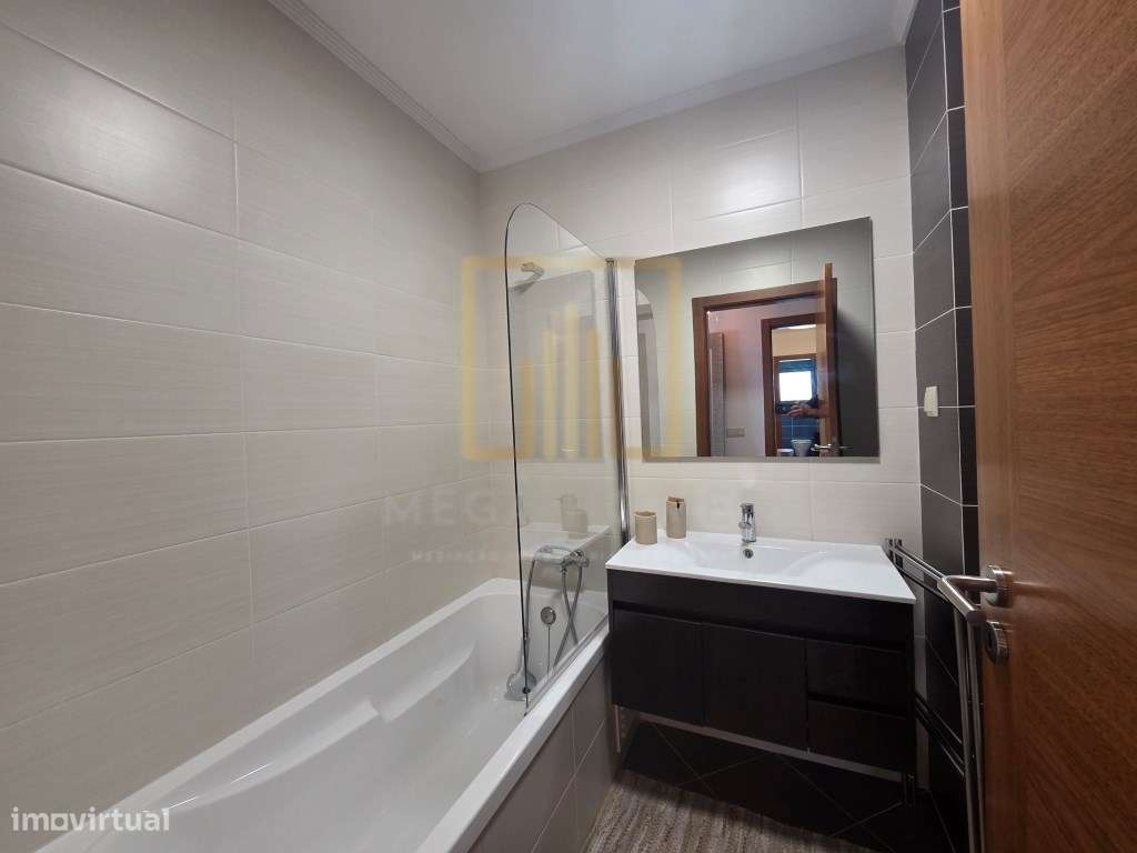 T3 amplo, seminovo, com lugar de estacionamento, em Cerro Ruivo, Po...-17