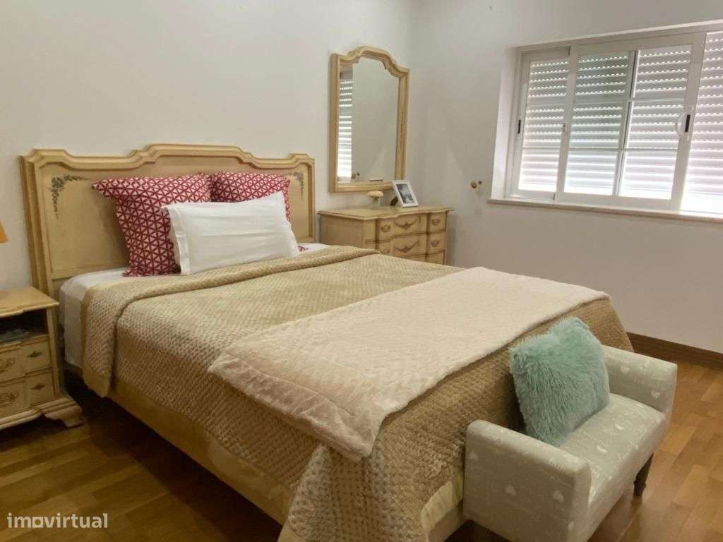 Magnífica Quinta V8 com piscina e deslumbrante vista mar. Localizada-35