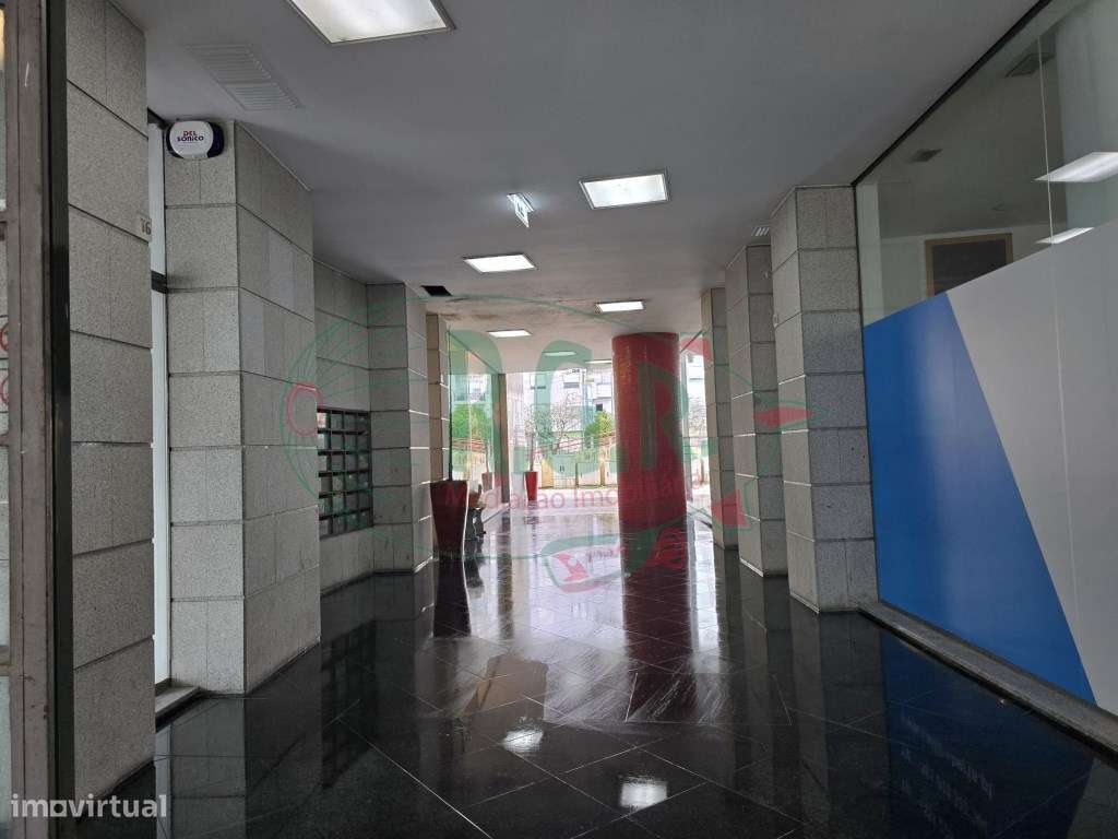 INVESTIMENTO | 4 Lojas Arrendadas | Centro de Gondomar (Souto)-12