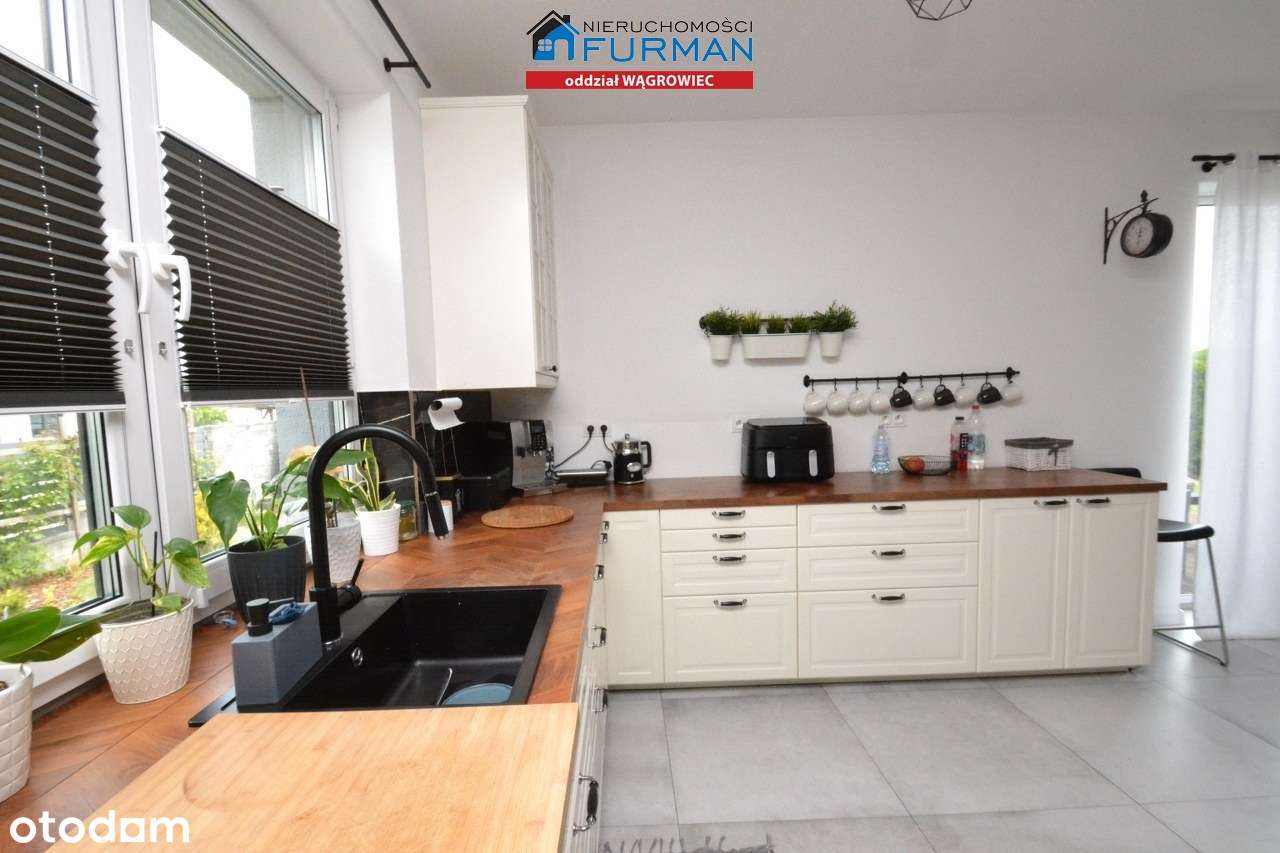 Zadbany dom na sprzedaż, 6 pokoi-9