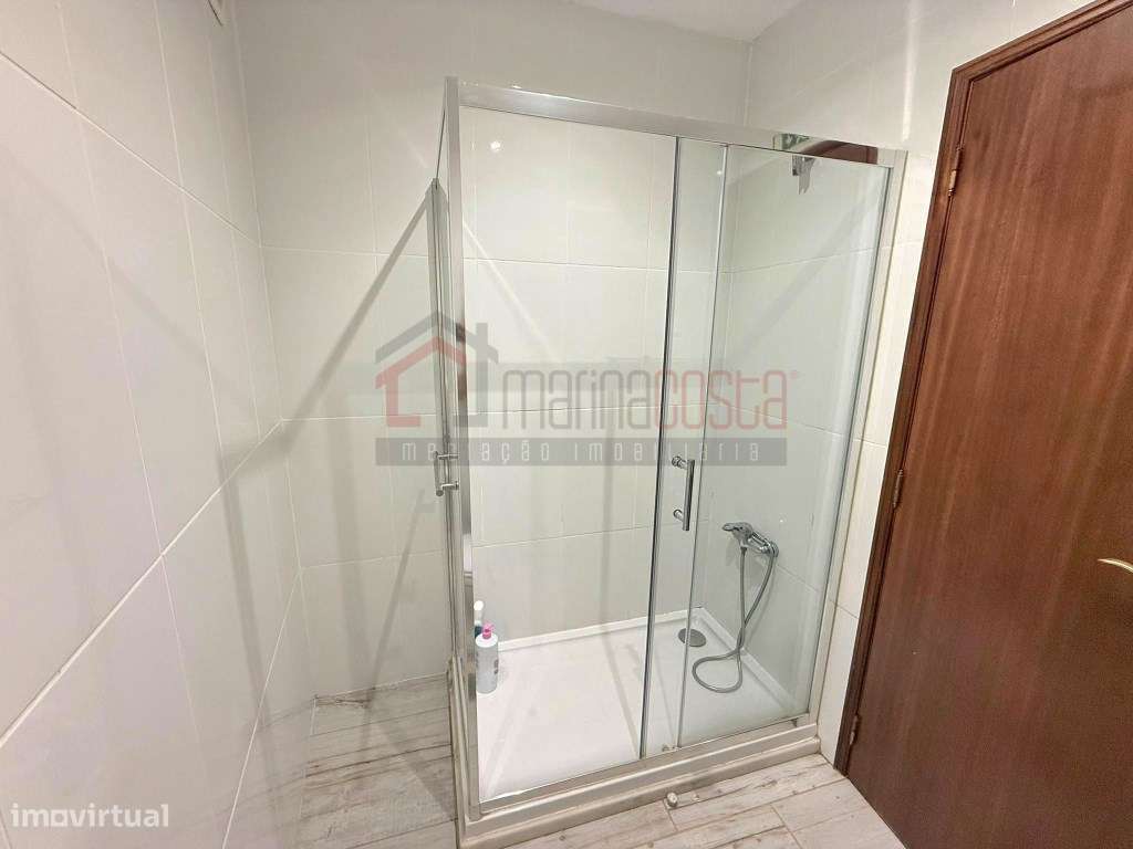 Moradia T3 com Garagem no Lugar da Estrada-11