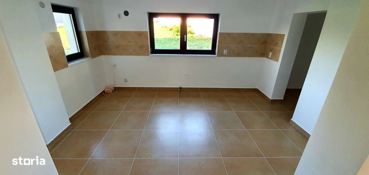 Casa / Vila - D+P+E - 320 mp , 800 mp teren - Bucium-1