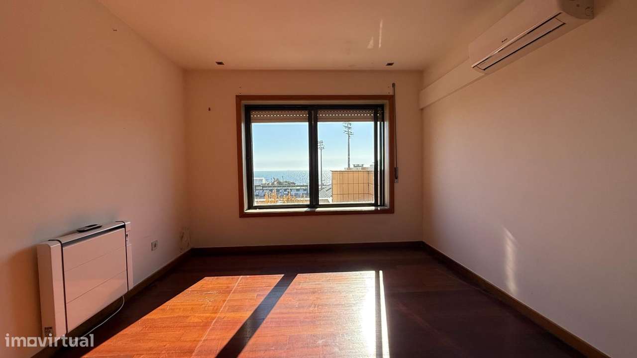Apartamento T3 Duplex (Terraço e Vista Mar)-24