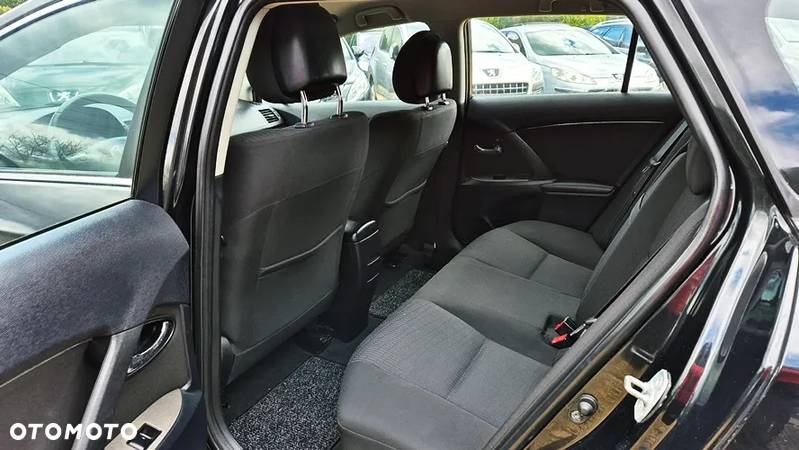 Toyota Avensis 1.8 Premium - 33