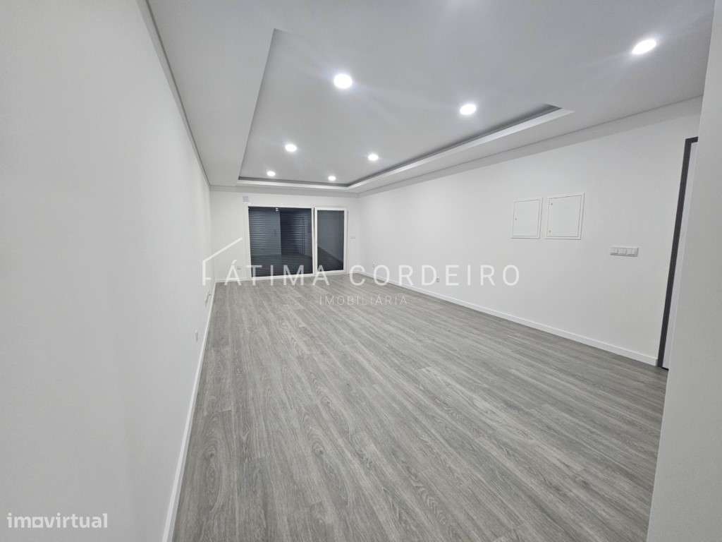 Excelente Moradia T3 em construção, Fernão Ferro.-3