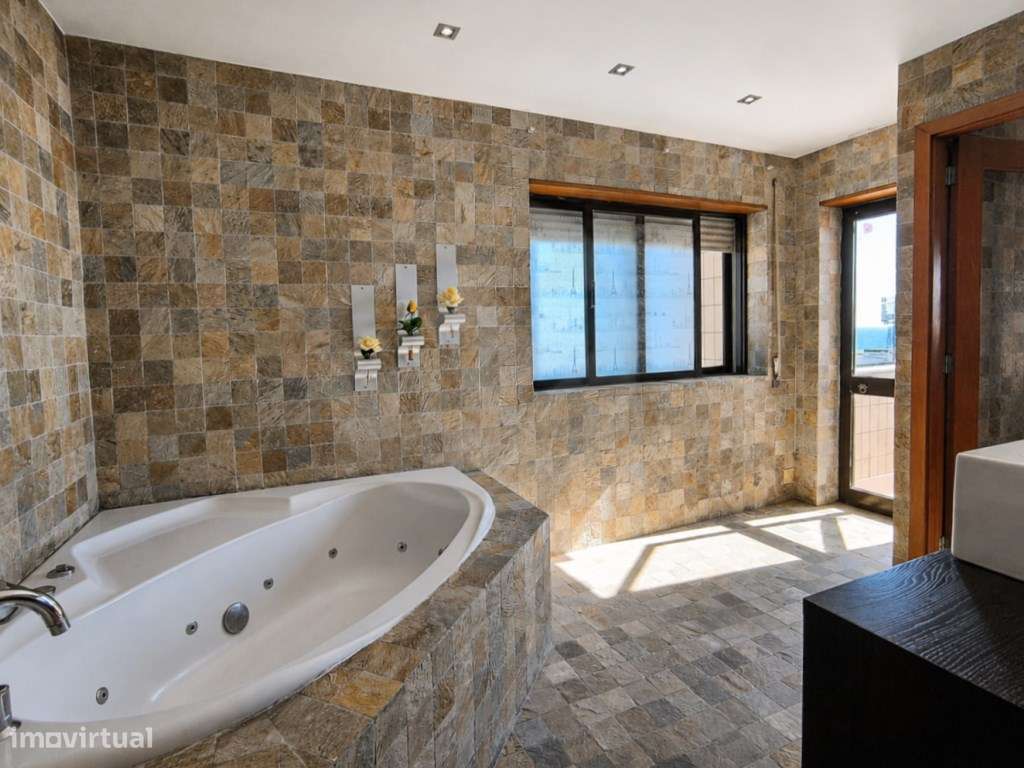 T3 Duplex com Terraço junto à Praia na Póvoa de Varzim-16