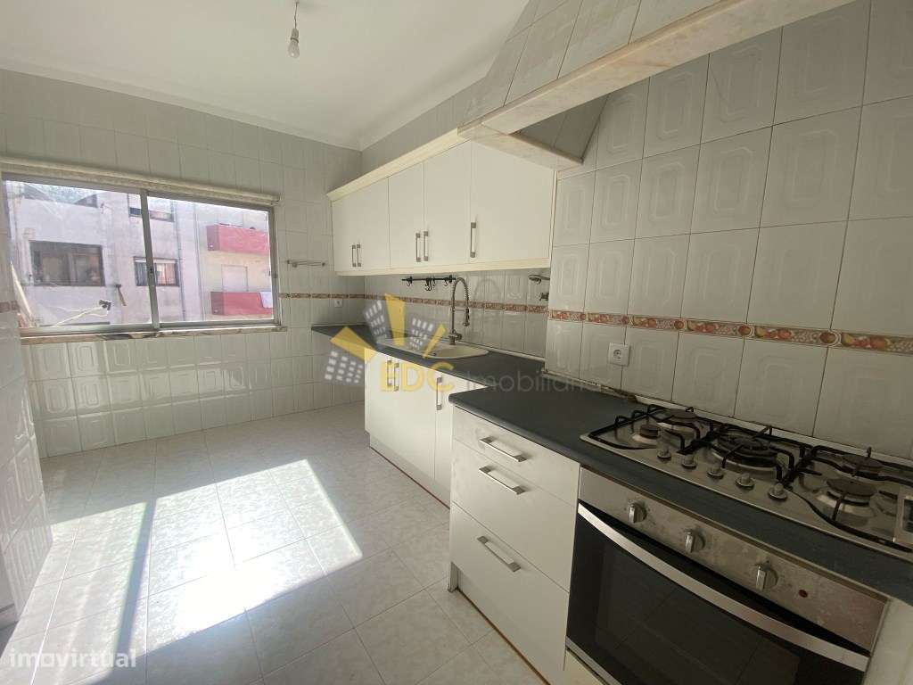 Apartamento T4 com Grande Potencial e Ótima Localização | Localizad...-9
