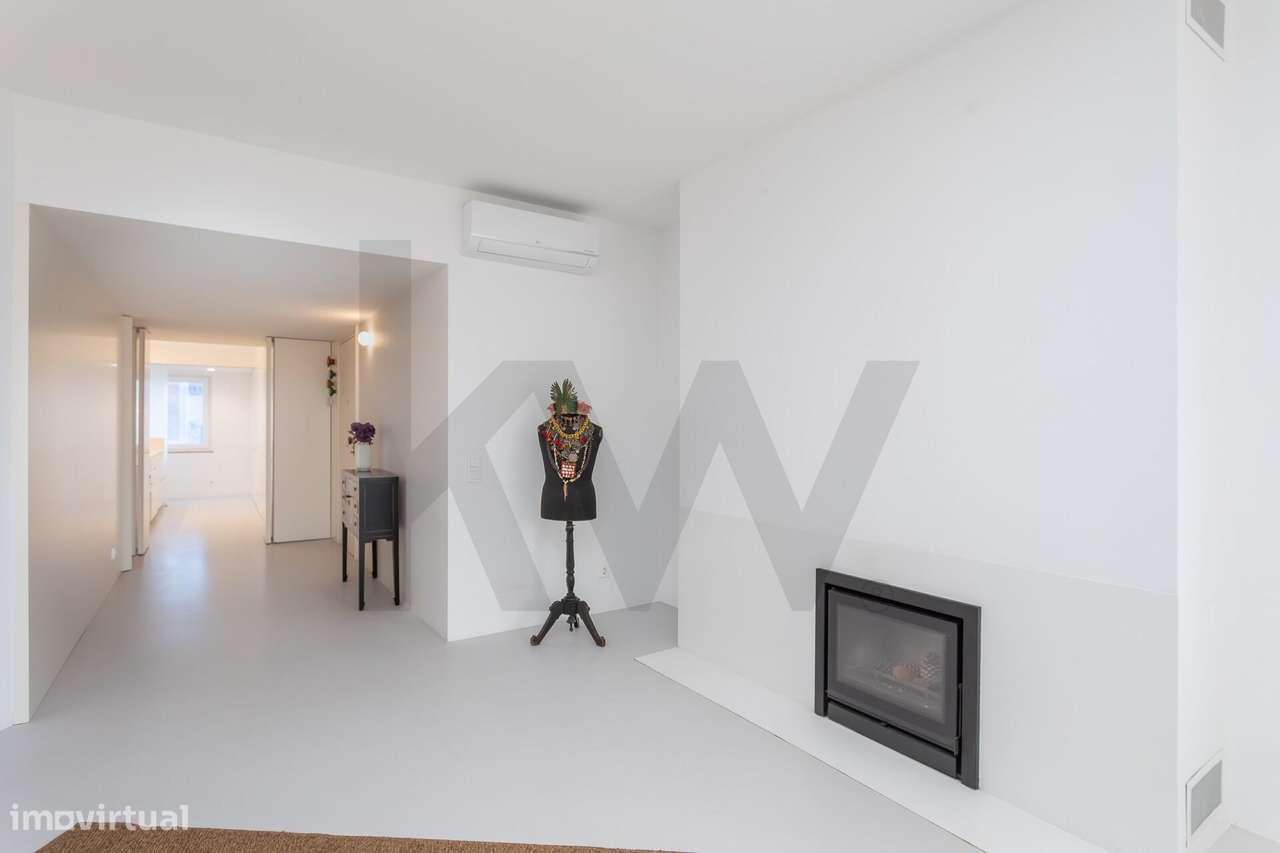 Apartamento T3 Renovado no Condomínio Torres de Lisboa | Laranjeiras S-7