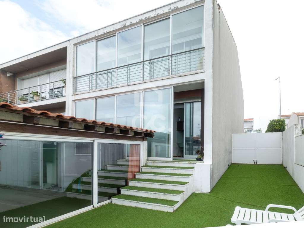 Moradia de Gaveto T3 em Ribeirão-36