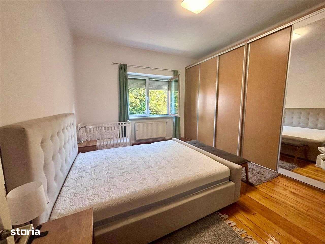 Apartament la casă – 76 mp + terasă + curte + pod mansardabil-0