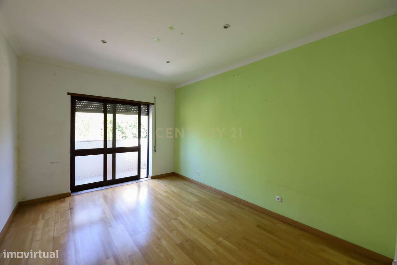 Moradia Isolada T5 em Silgueiros  - Oportunidade Única!-4