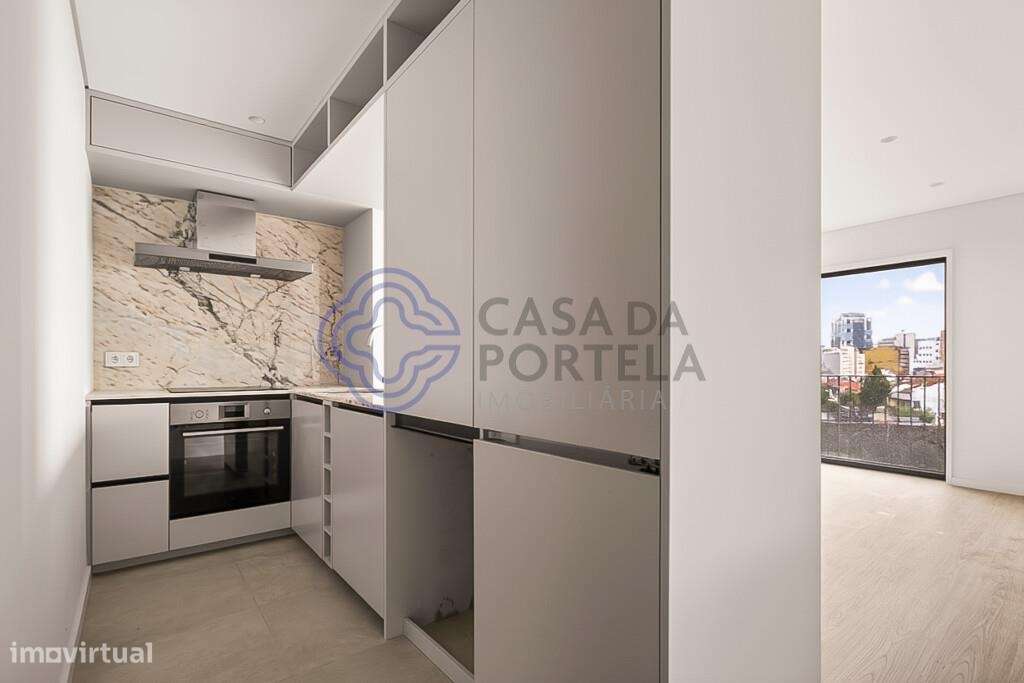 T1NOVO|VARANDA|ELEVADOR| BAIRRO DAS ARTES |HOSPITAL SANTO ANTÓNIO|PORT - Grande imagem: 5/25