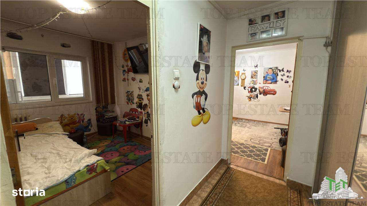 Apartament 3 camere 2 bai bloc 1984 zona metrou 1 Decembrie 1918 - Imagine principală: 3/10