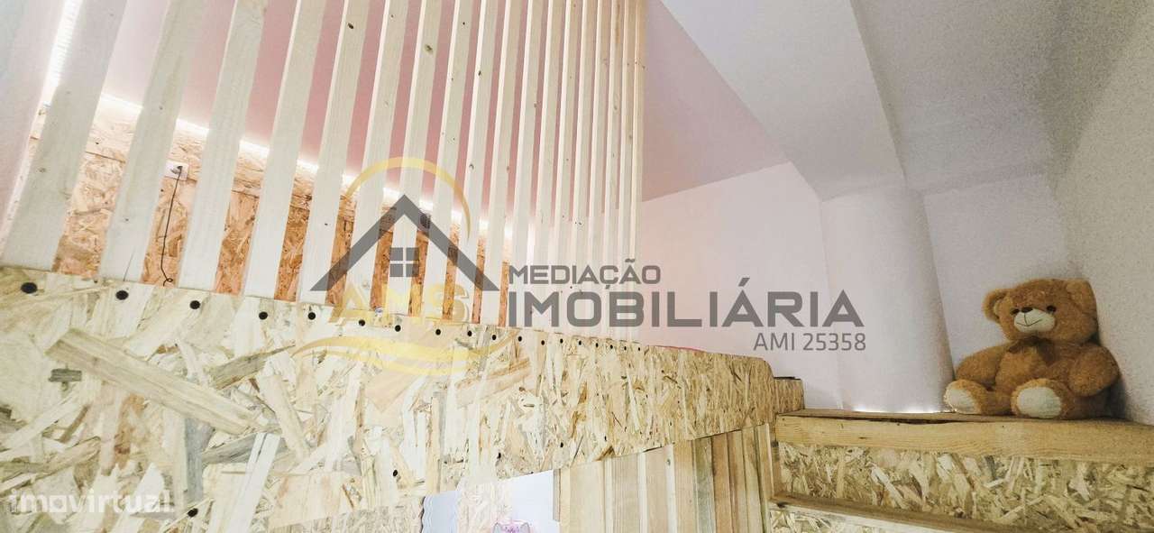 LOJA COMERCIAL/APARTAMENTO T1+1-6