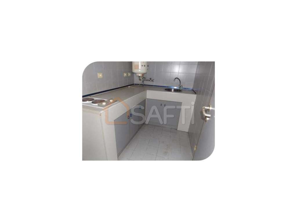 Espaço Comercial para Venda - Amiais de Baixo - Grande imagem: 3/14