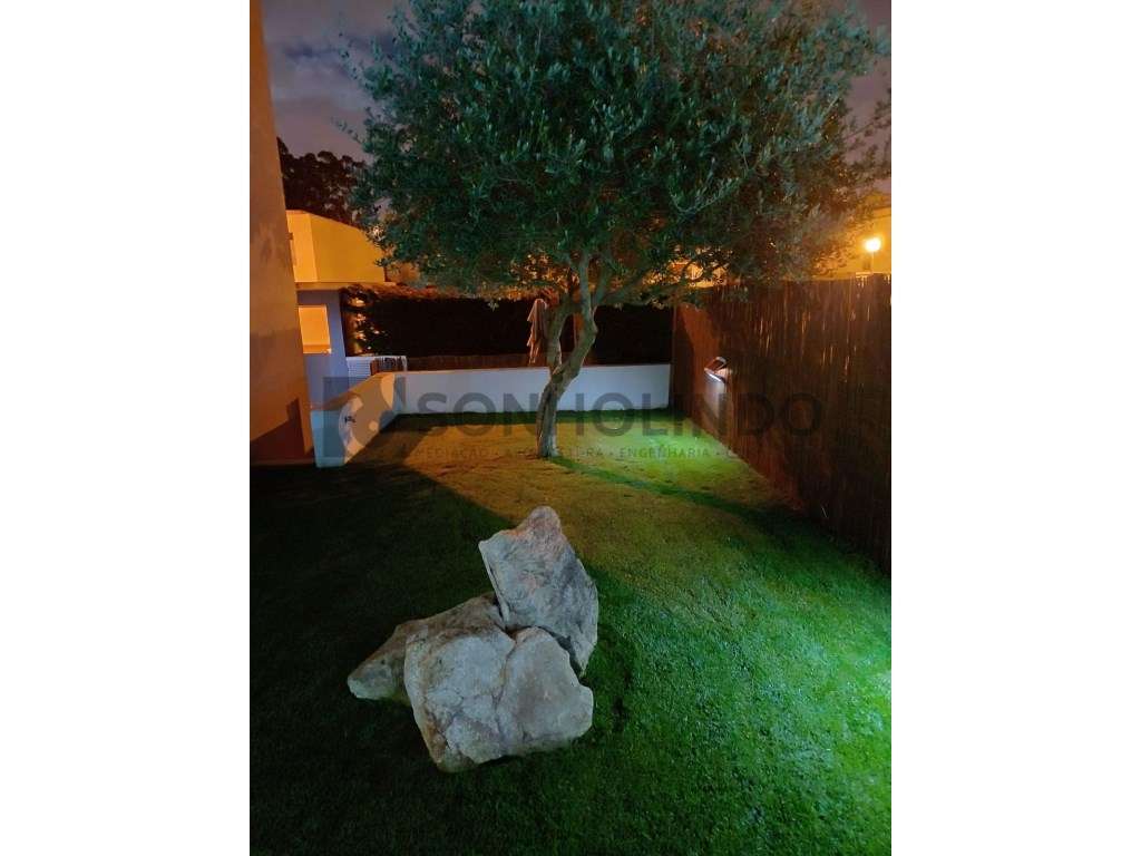 Moradia T4 com piscina de 3 frentes com excelentes áreas, tanto a n...-39