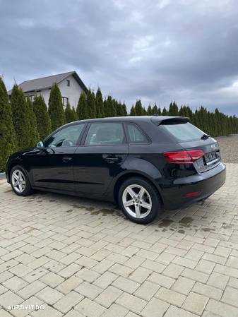 Audi A3 1.6 TDI Sportback S tronic - 11