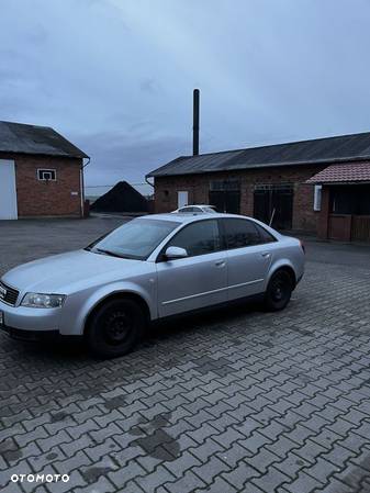 Audi A4 2.0 FSI - 1