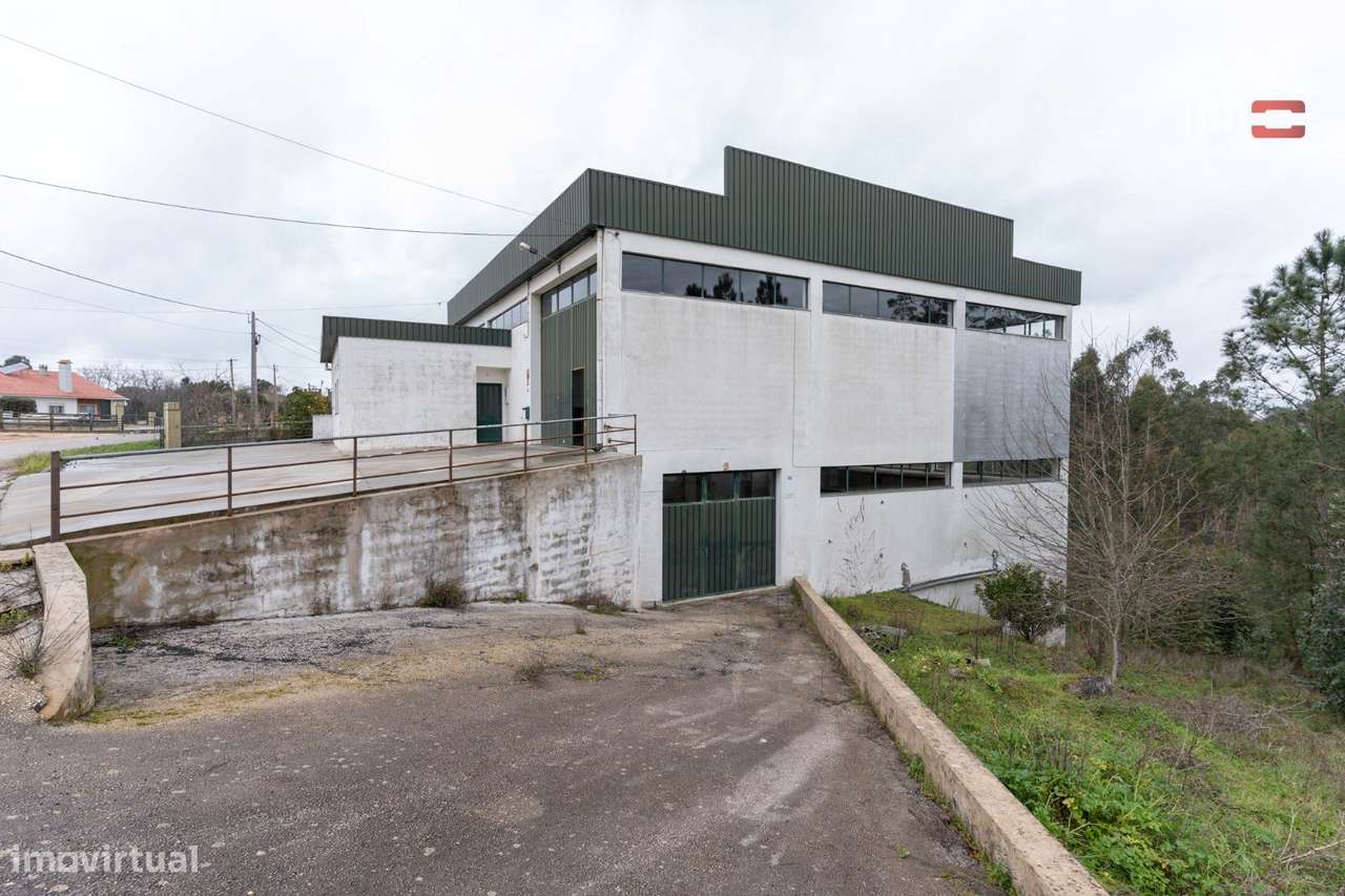 PAVILHÃO PARA ACTIVIDADE INDUSTRIAL CAVE E RES DO CHÃO EM CASAL DOS... - Grande imagem: 2/24