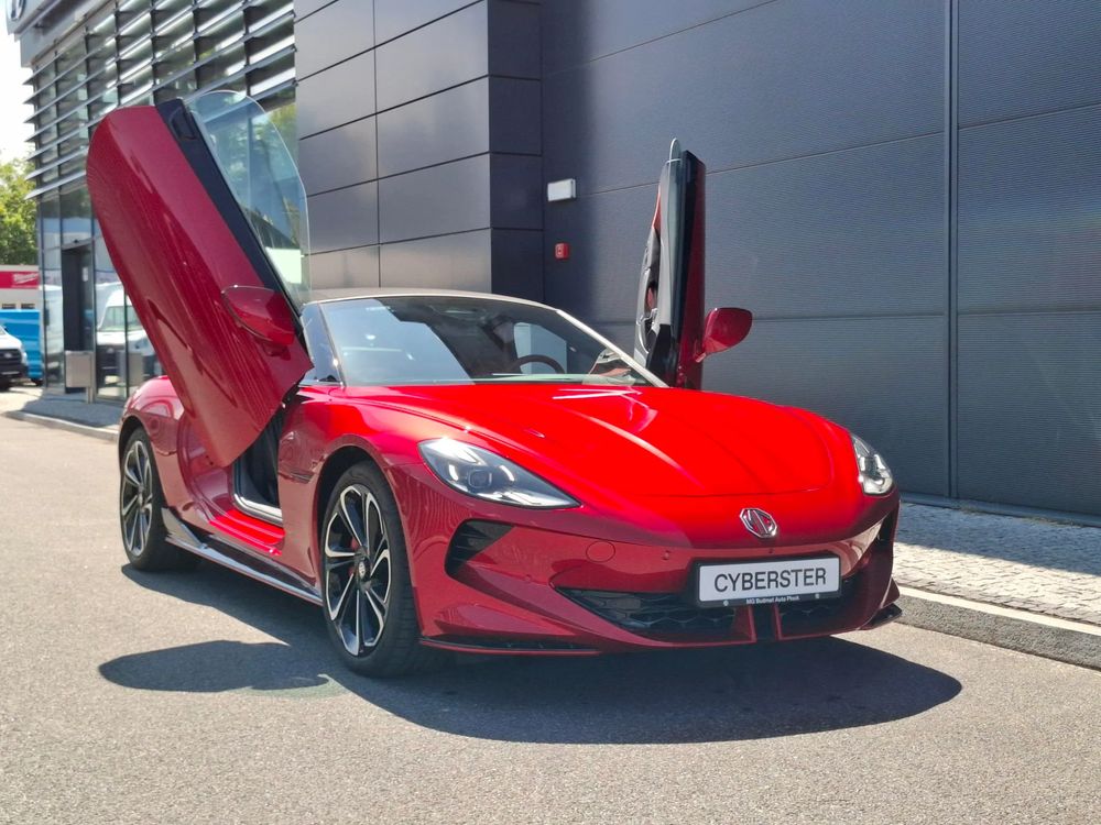 Czerwony z czarnym dachem 510 KM 4x4