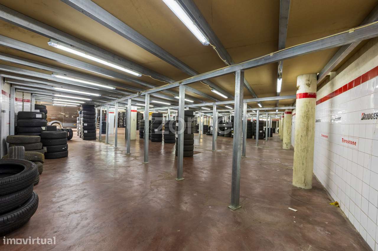 Armazém em Mesão Frio, Guimarães - Grande imagem: 2/19