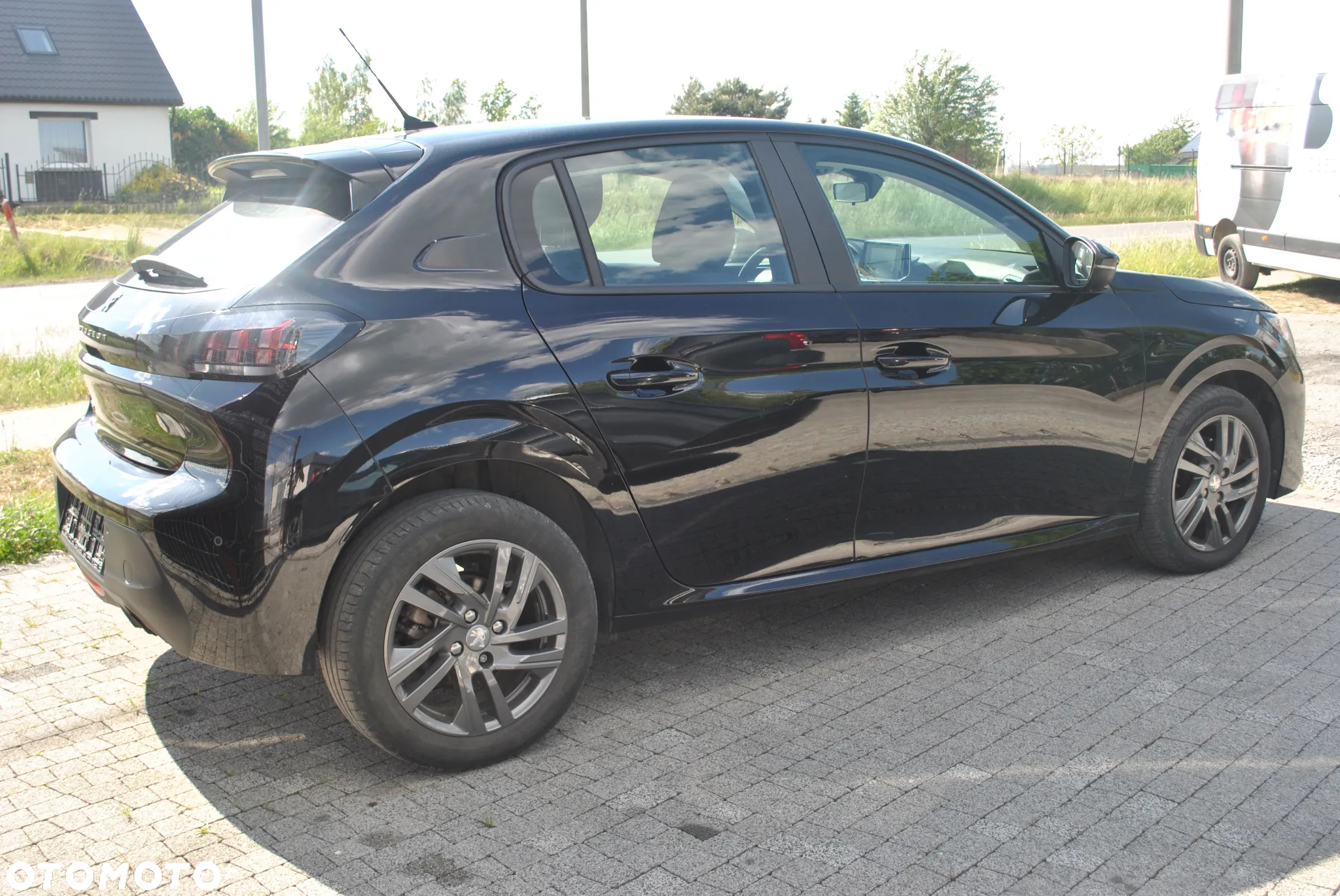 Peugeot 208 1.5 BlueHDi Allure S&S - 4