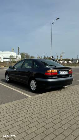 Renault Laguna - 4