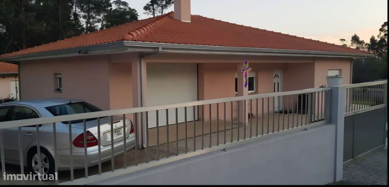 Moradia T2 com garagem e jardim em Cabanelas - Grande imagem: 3/3