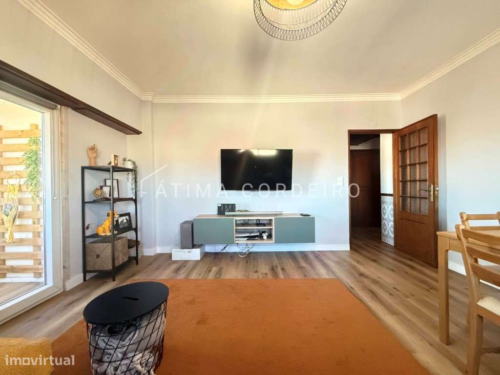 Excelente apartamento T2 com vista para a Serra de Sintra-1