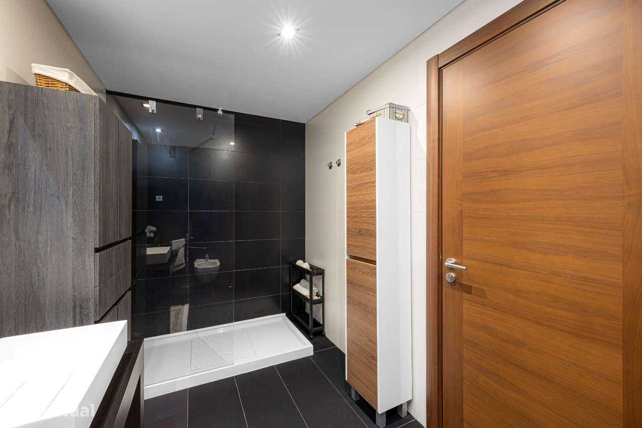 Apartamento T3 Odivelas - Parqueamento - Edifício Odivelas Plaza - Grande imagem: 5/22