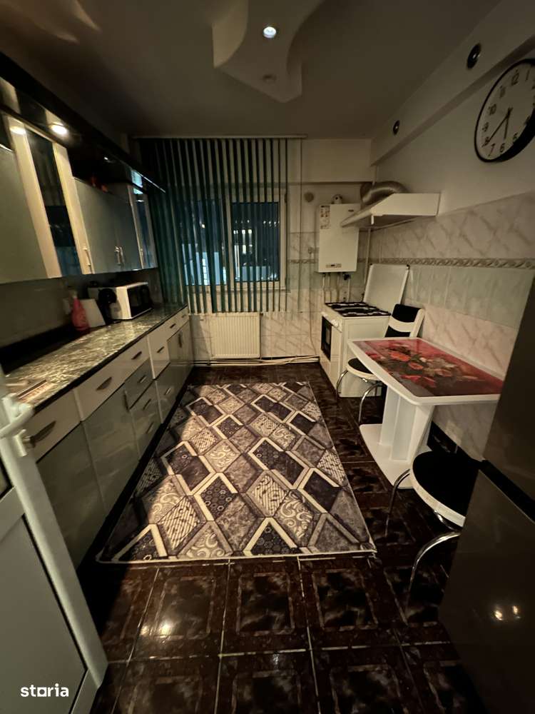 Apartament 3 camere 72 mp, decomandat-0