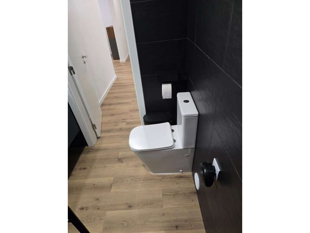 Simpática Moradia Térrea T2 com Piscina - Totalmente Remodelada-9