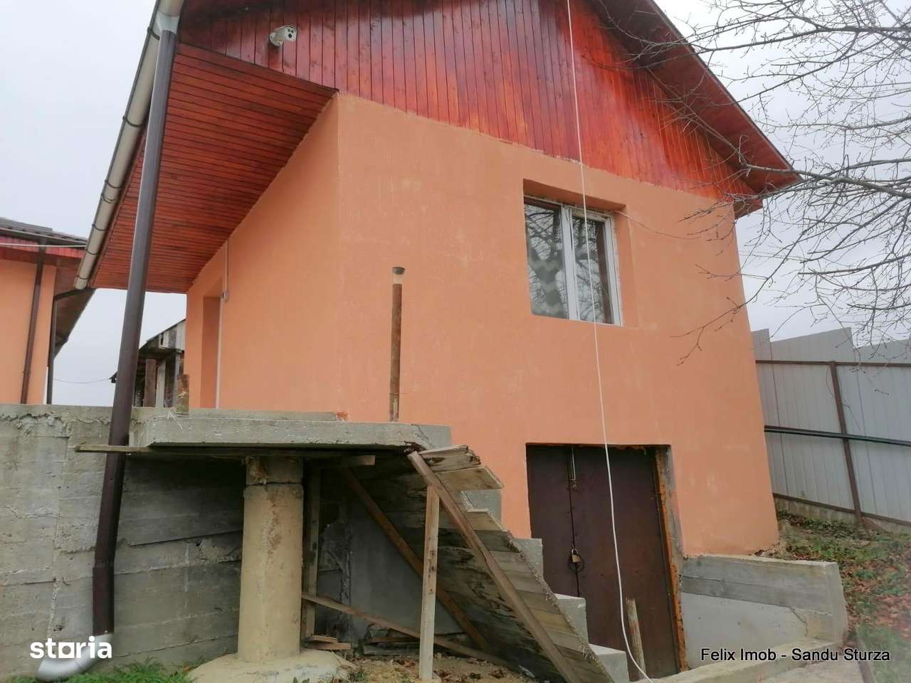 Lipova, gospodarie formata di 2 case si teren 2900 mp - Imagine principală: 2/10